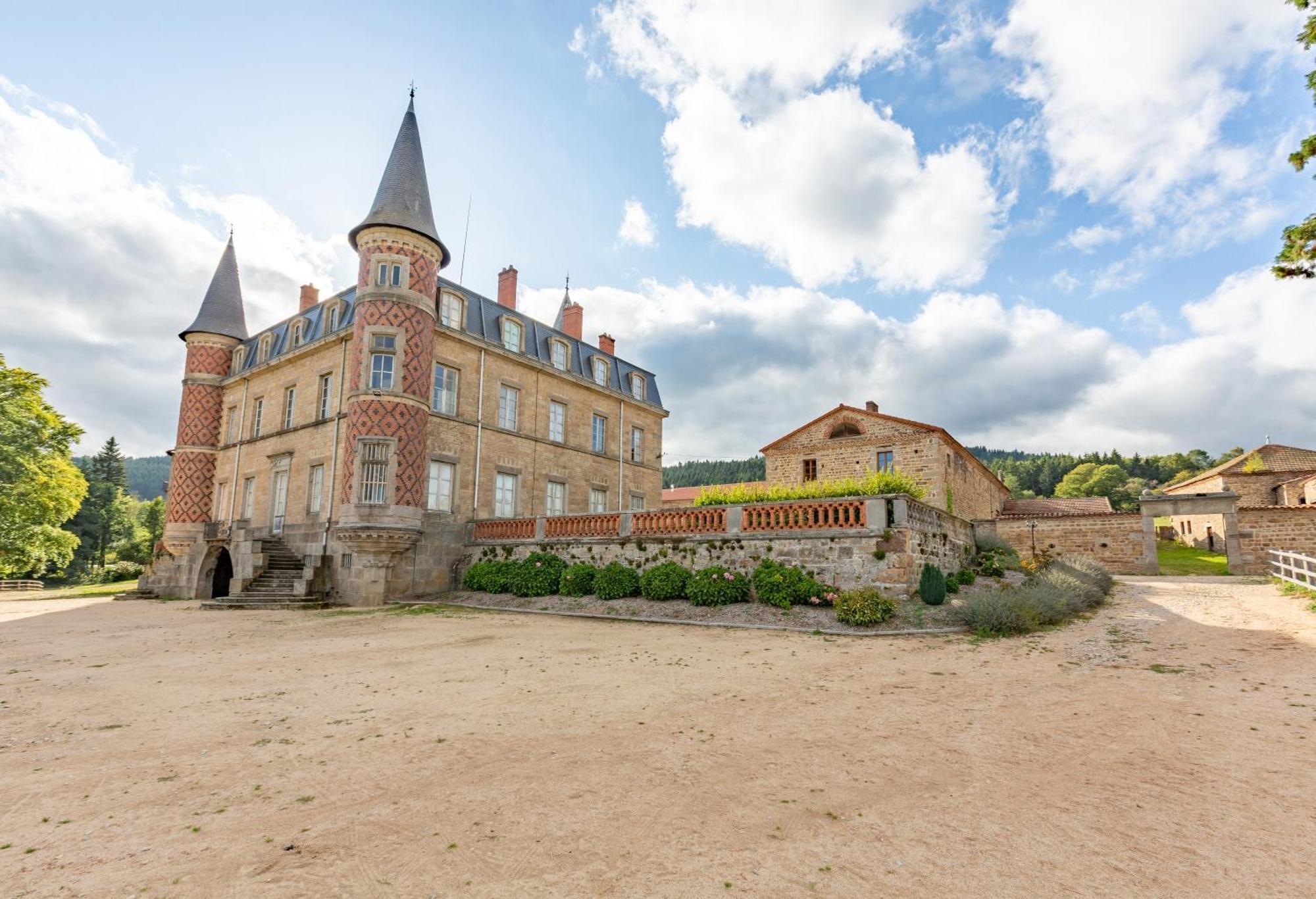 Domaine et Château de Valinches Marols Exterior foto