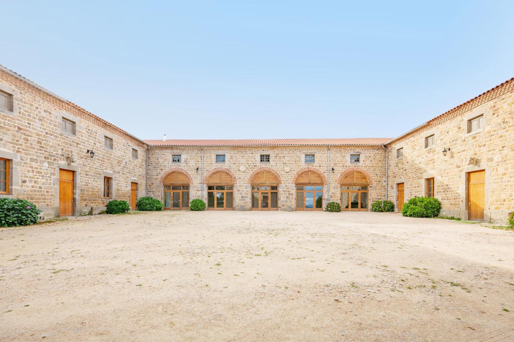 Domaine et Château de Valinches Marols Exterior foto